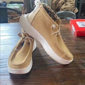 Hey Dude Womens Wendy Peak boot sneaker shoe slip on tan size 11 suede
